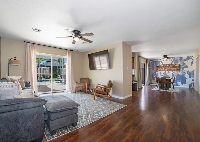 River Fun Awaits Pool, Putting Green, Arcade And More, Sleeps 8