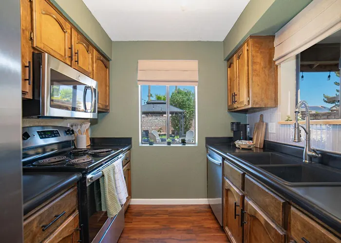 Ferienhaus River Fun Awaits Pool, Putting Green, Arcade And More, Sleeps 8 Yuma